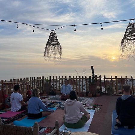 Berber Waves Surf House Hostel Tamraght Buitenkant foto
