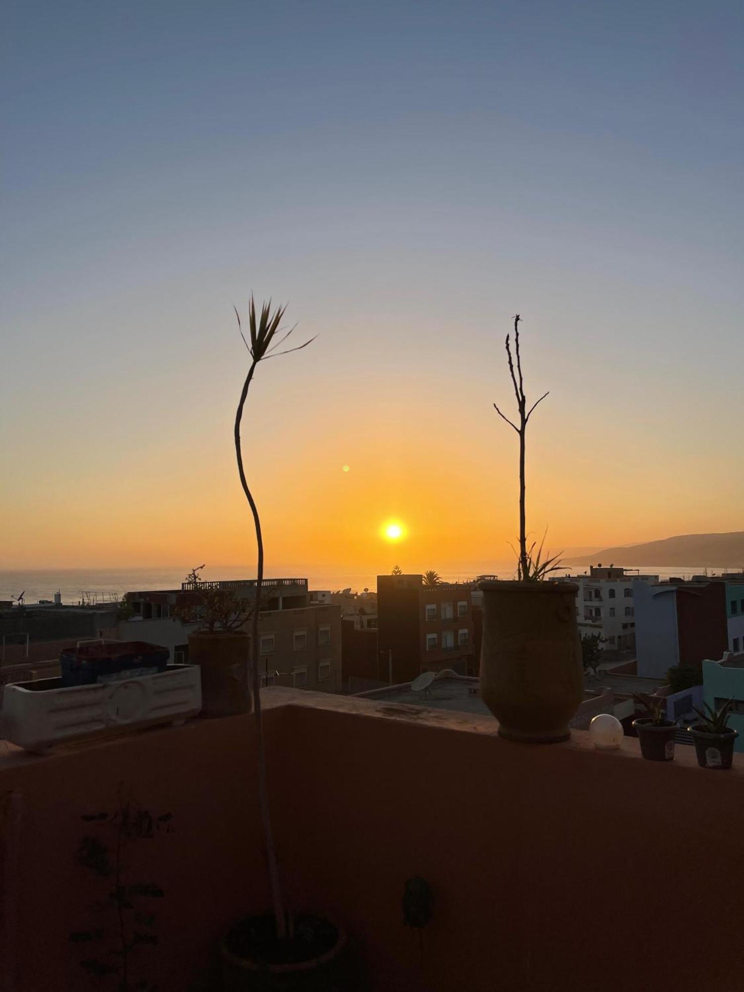 Berber Waves Surf House Hostel Tamraght Buitenkant foto
