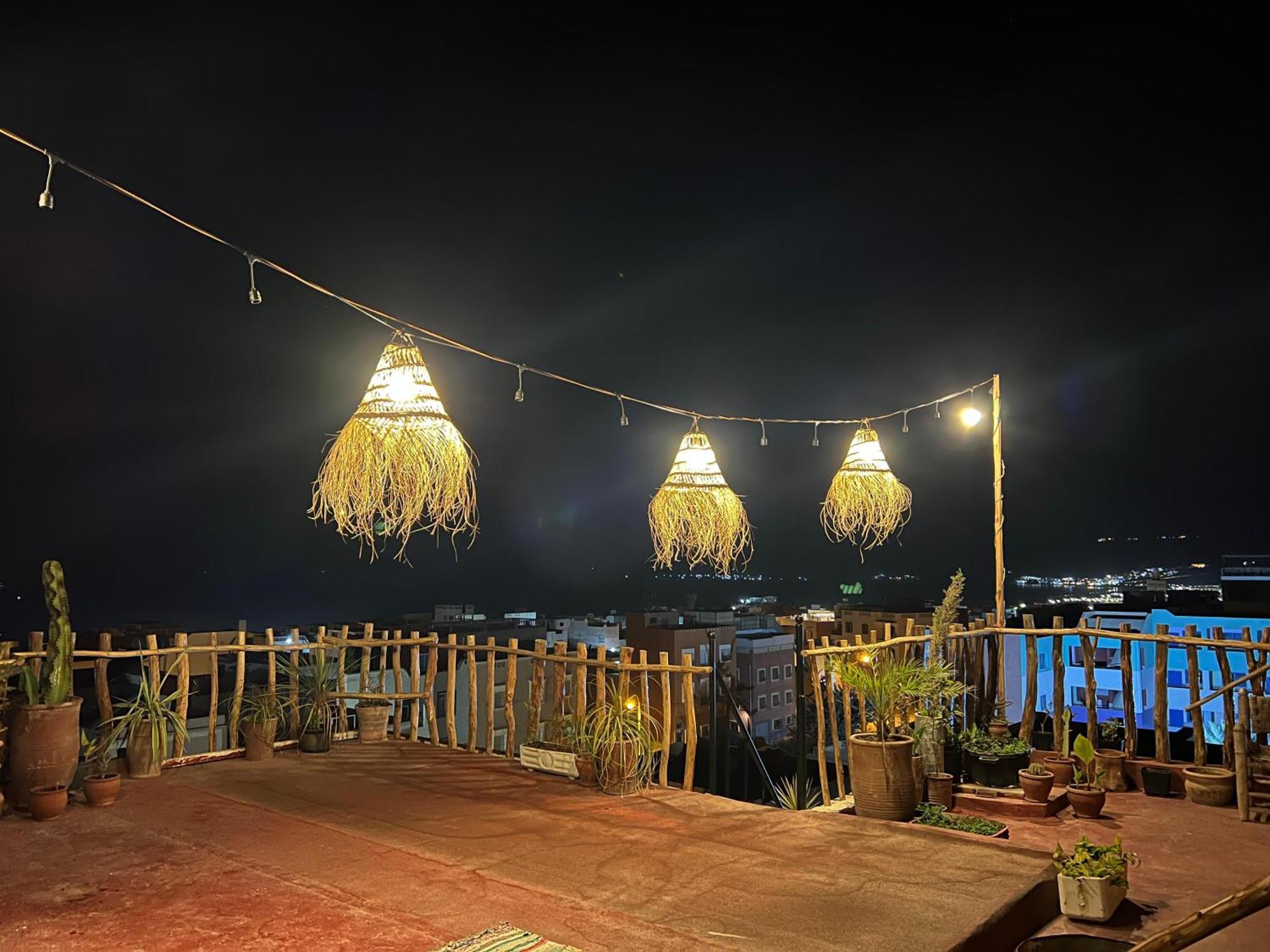 Berber Waves Surf House Hostel Tamraght Buitenkant foto