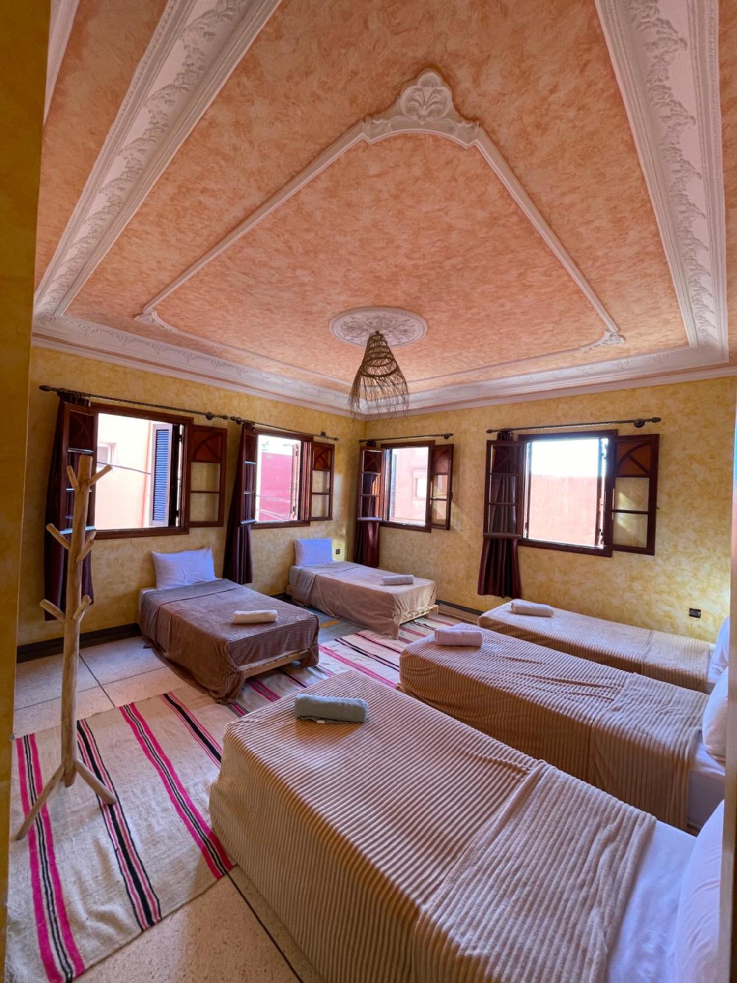 Berber Waves Surf House Hostel Tamraght Buitenkant foto