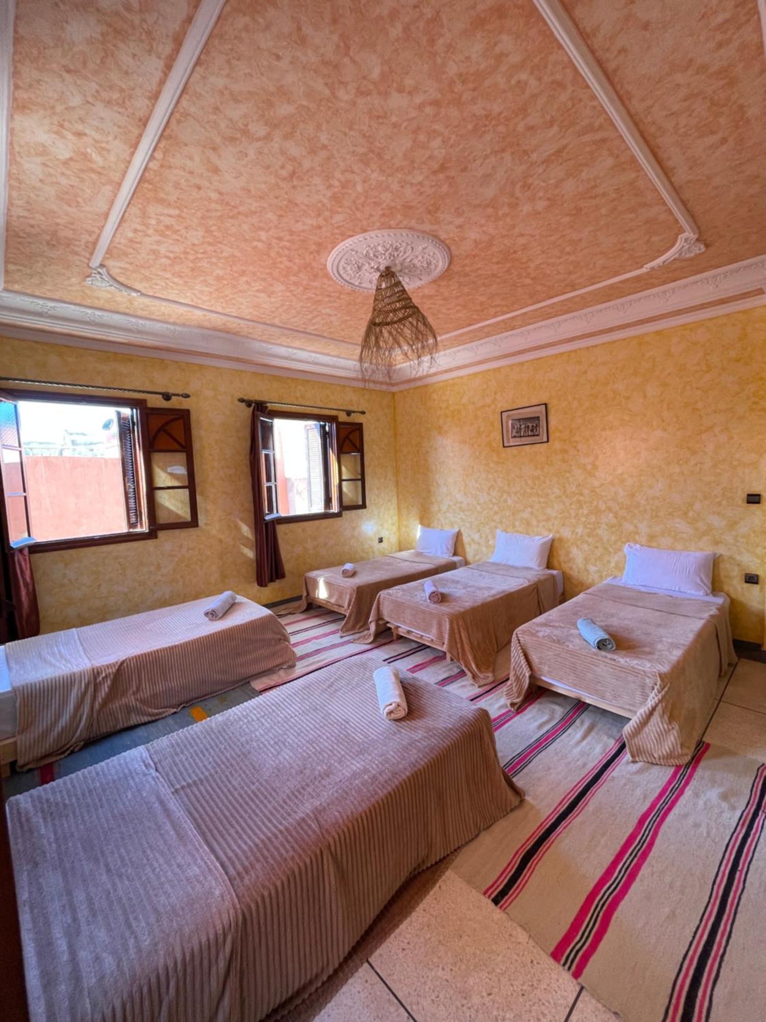 Berber Waves Surf House Hostel Tamraght Buitenkant foto