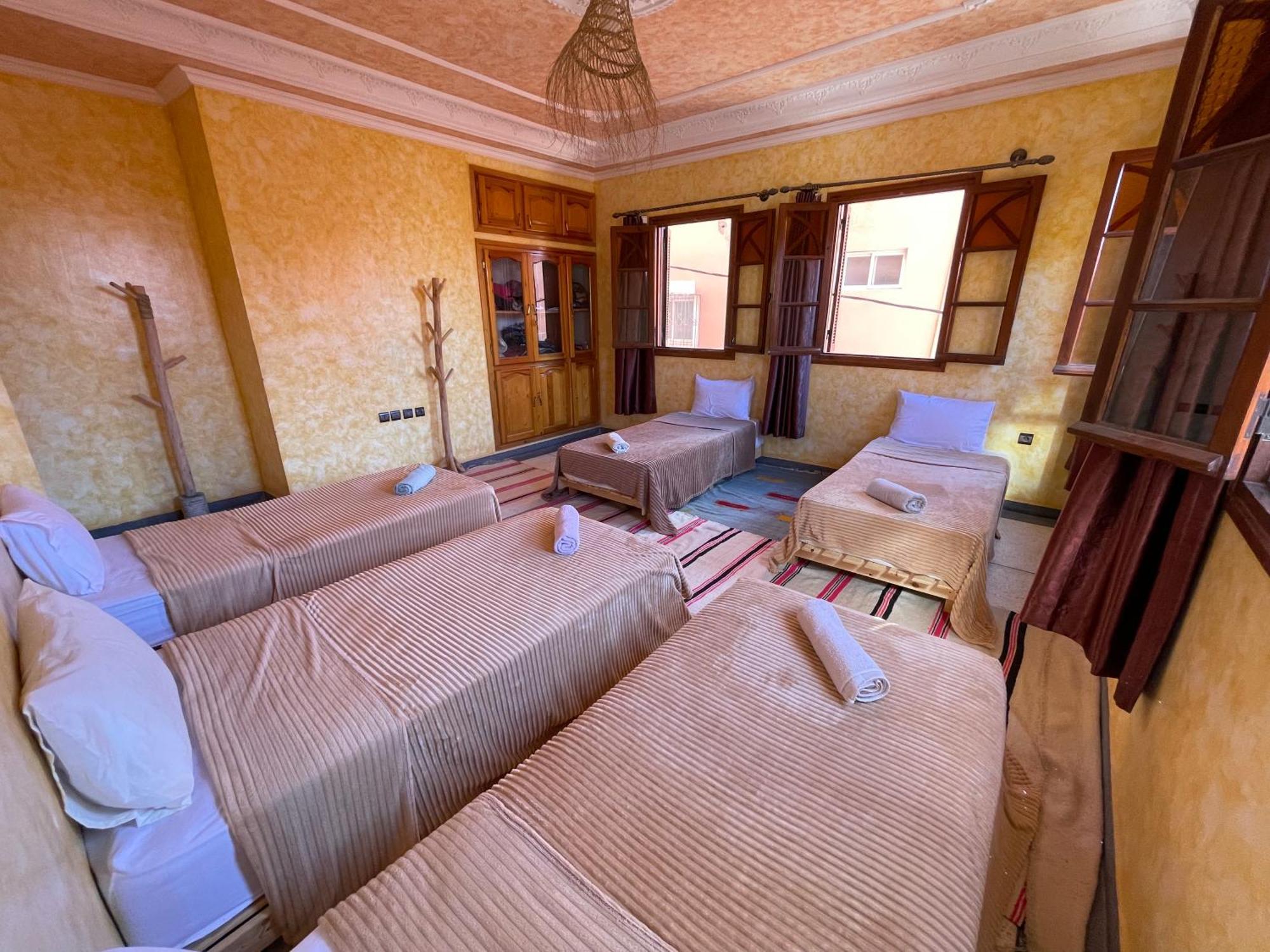 Berber Waves Surf House Hostel Tamraght Buitenkant foto