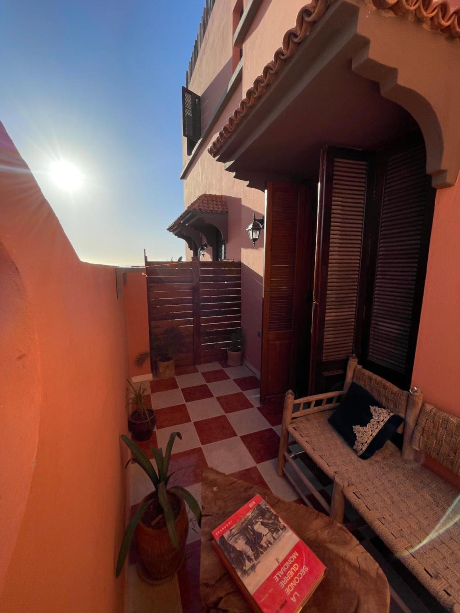 Berber Waves Surf House Hostel Tamraght Buitenkant foto