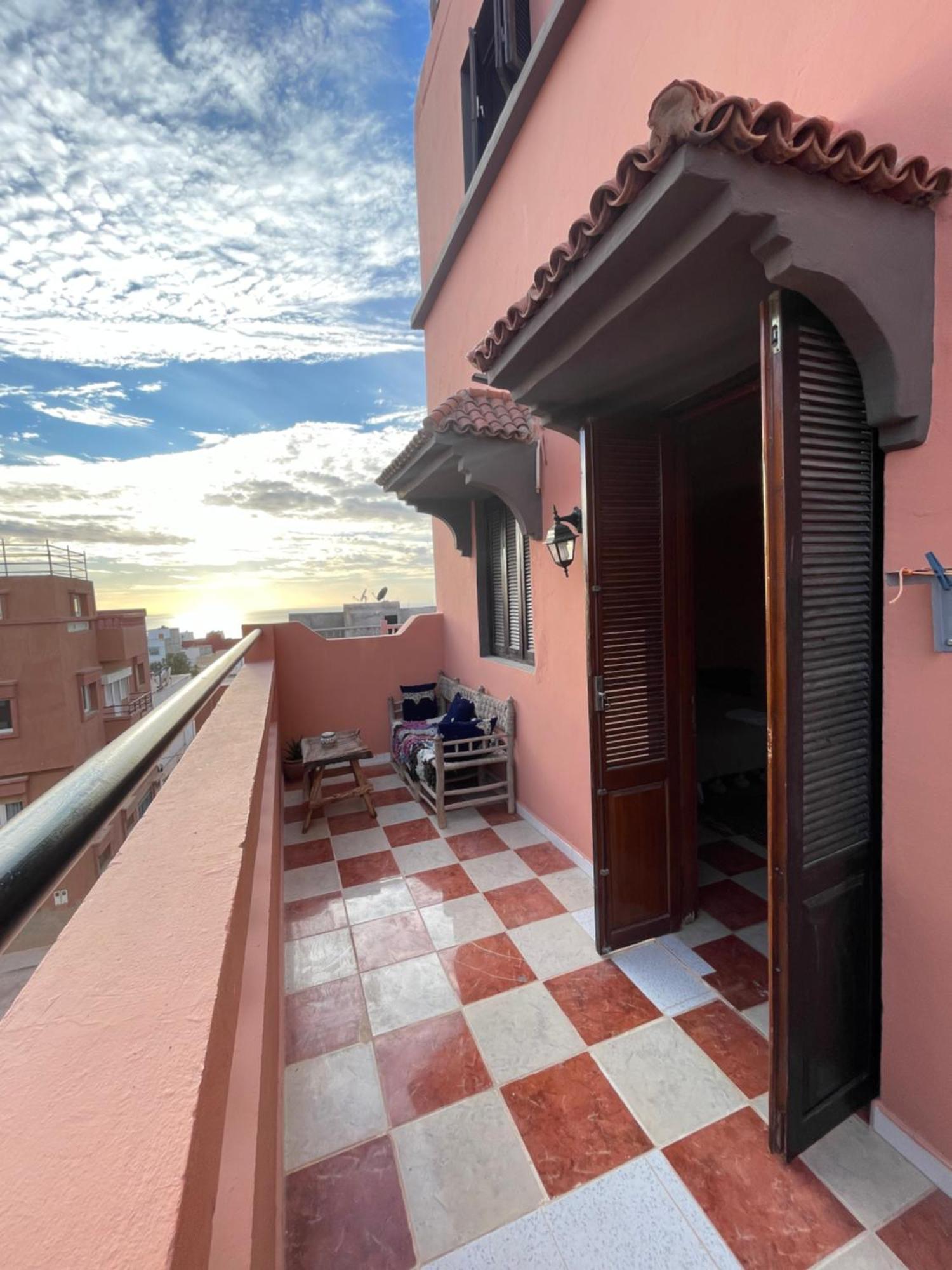 Berber Waves Surf House Hostel Tamraght Buitenkant foto
