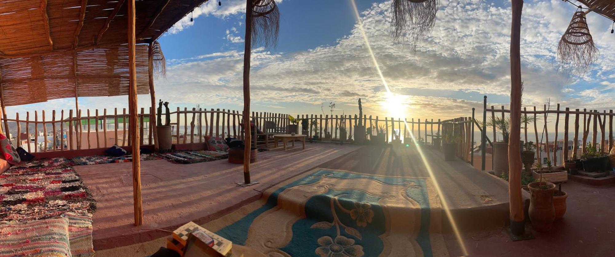 Berber Waves Surf House Hostel Tamraght Buitenkant foto
