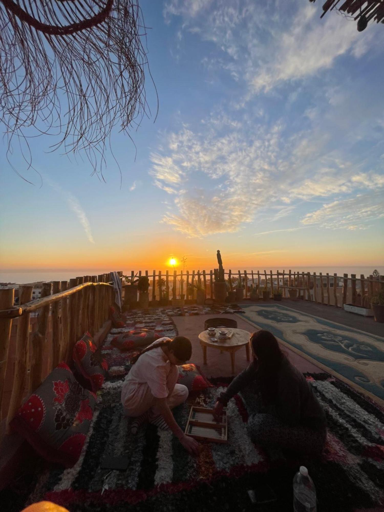 Berber Waves Surf House Hostel Tamraght Buitenkant foto