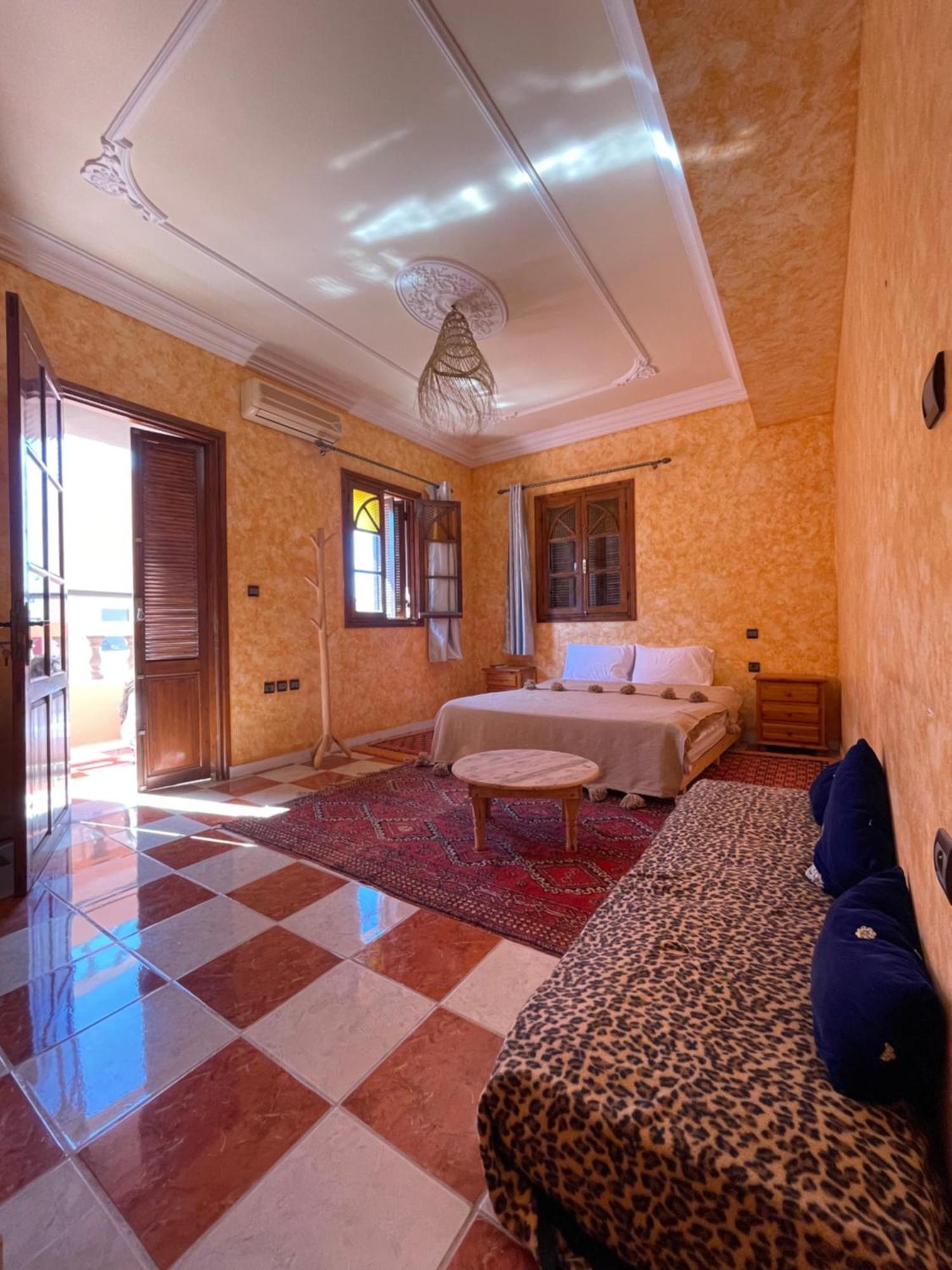 Berber Waves Surf House Hostel Tamraght Buitenkant foto