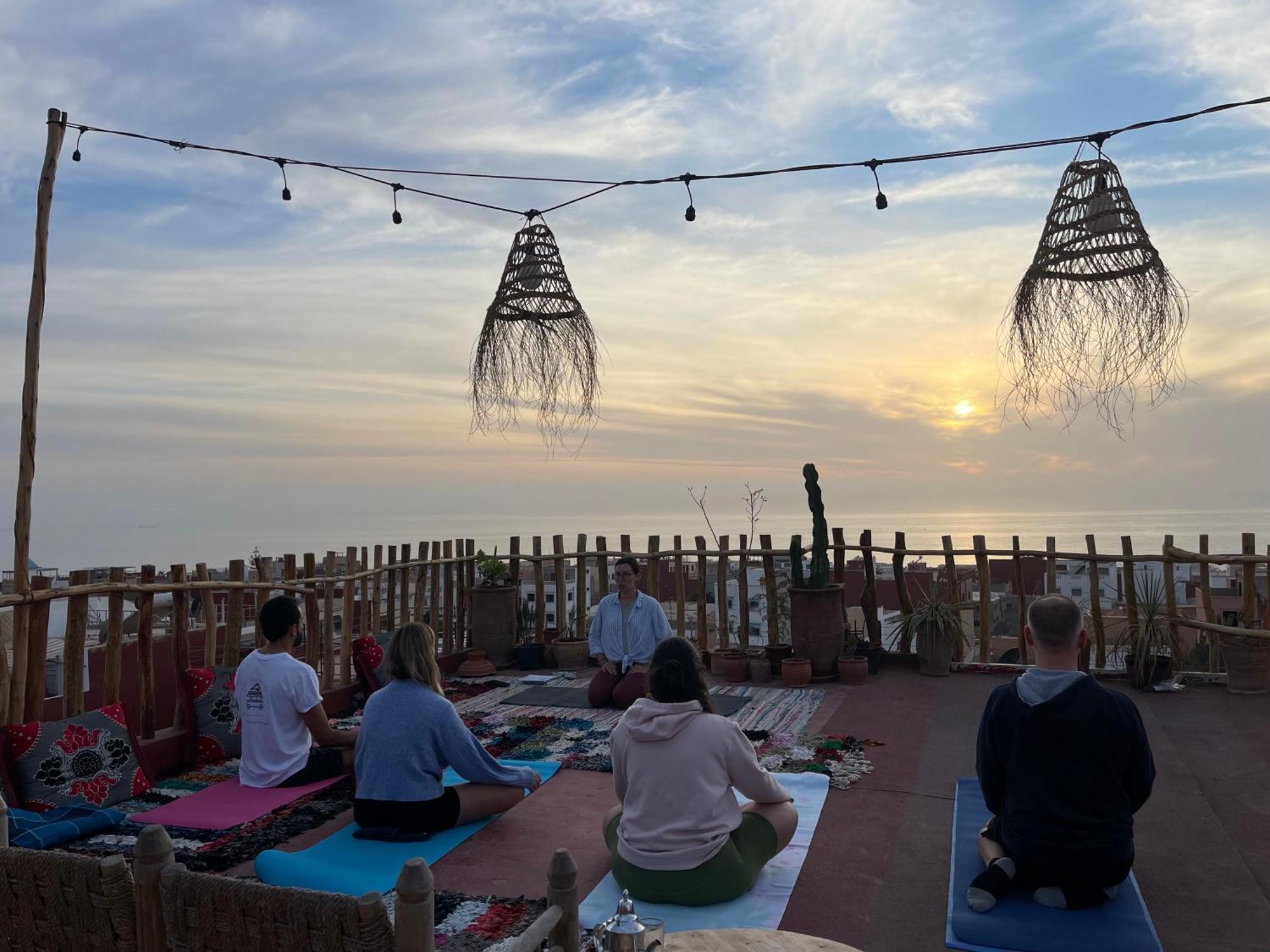 Berber Waves Surf House Hostel Tamraght Buitenkant foto